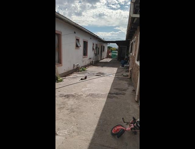 8 BEDROOM HOUSE FOR SALE IN KLEIN PARYS